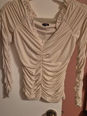 Express Cream Ruched Body Contour V-Neck Long Sleeve Top